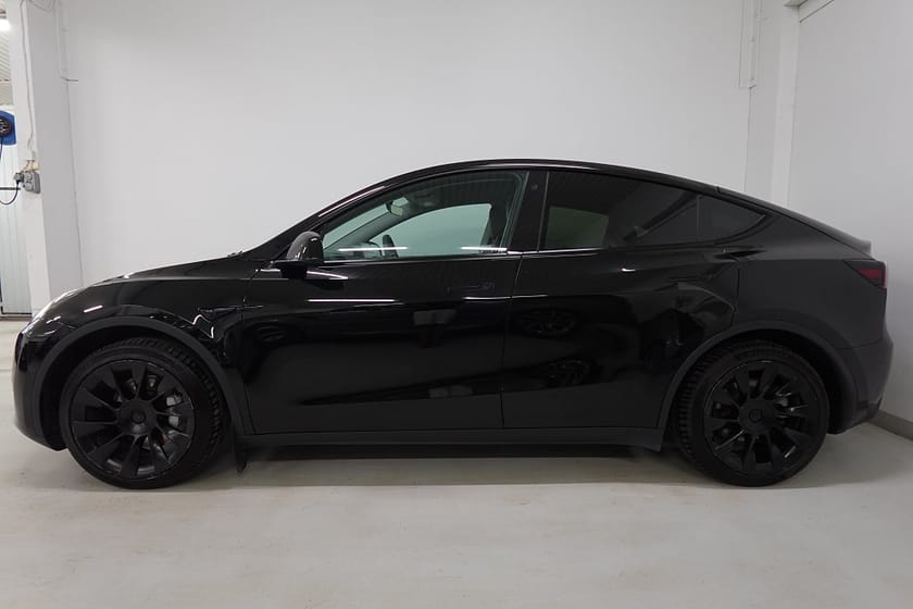 Bild 3 av Tesla Model Y Standard Range RWD Panorama