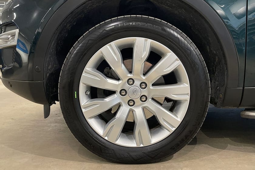 Bild 5 av Land Rover Discovery Sport 2.0 TD4 AWD HSE Panorama / Drag / Keyless / B-Kamera