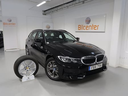 BMW 330e xDrive Touring Sport line V-Däck ingår Kamera-Navi-CarP