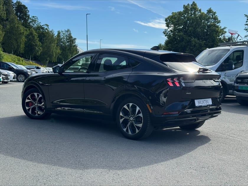 Bilde 2 av Ford Mustang Mach-E Long Range AWD LR Teknopakke+ | Panoramatak | 360kam | B&O