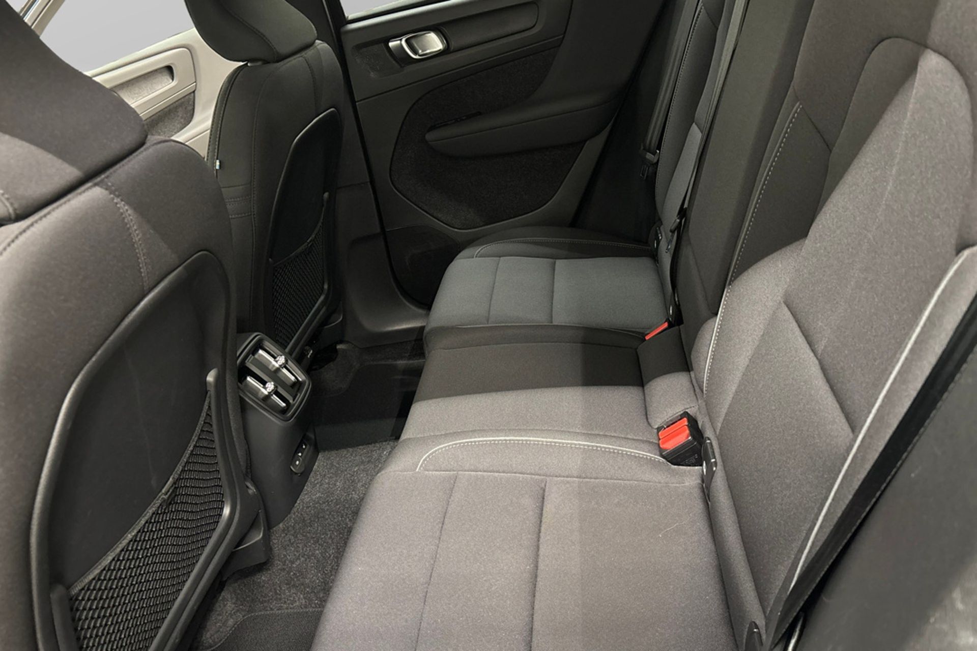 Volvo EX40 Performance 2025, bild 6/10