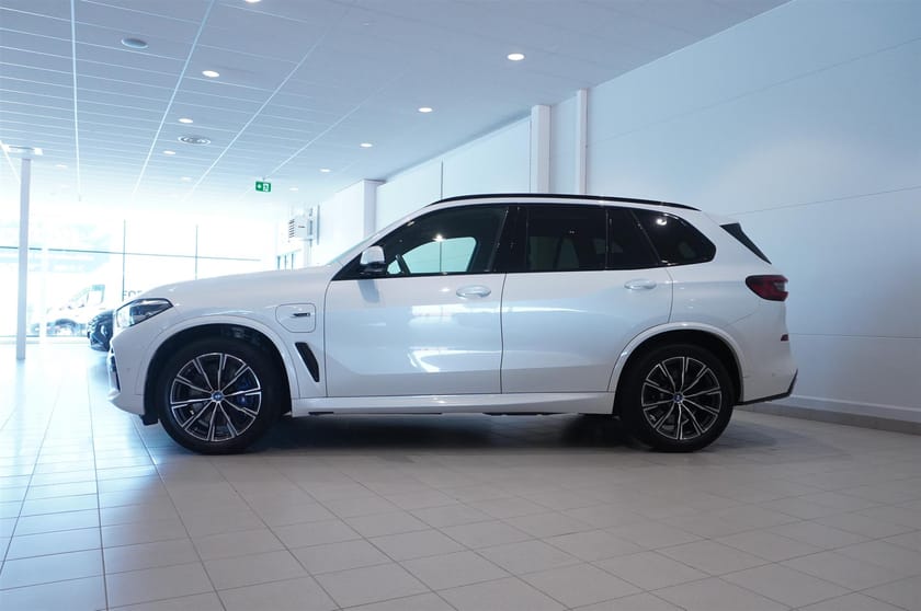 Bild 3 av BMW X5 xDrive45e iPerformance M-Sport Innovation Drag Panorama HUD