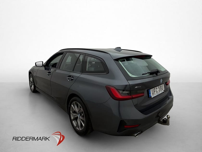 Bild 5 av BMW 330e xDrive Touring Sport line Cockpit HiFi Kamera Navi Drag