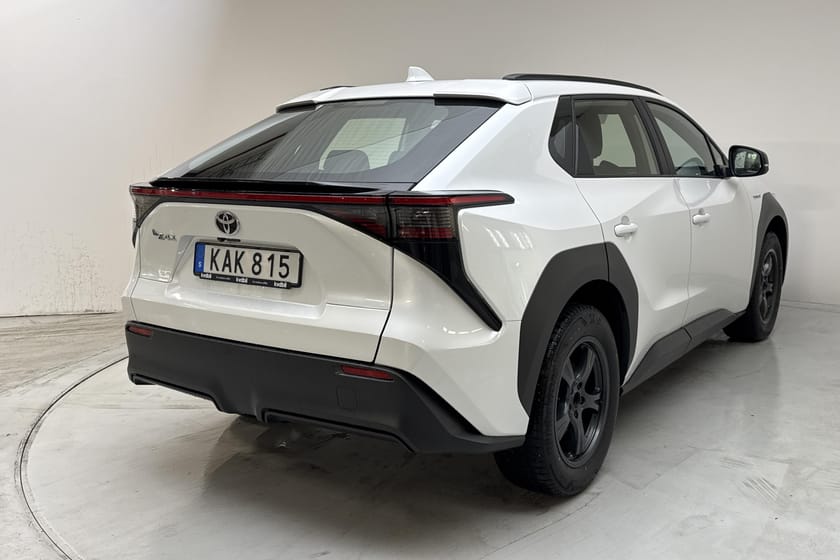 Bild 3 av Toyota bZ4X (204hk) Active