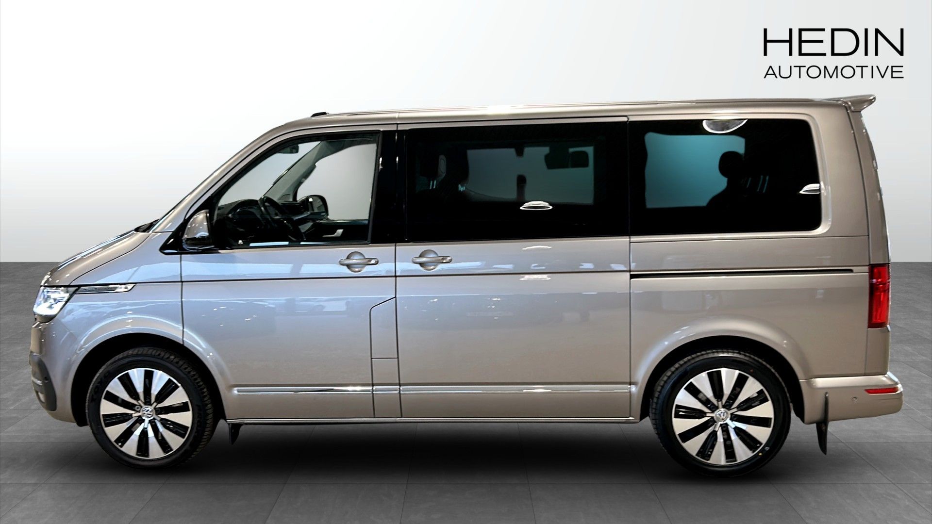 Volkswagen Multivan 2020, photo 6/10