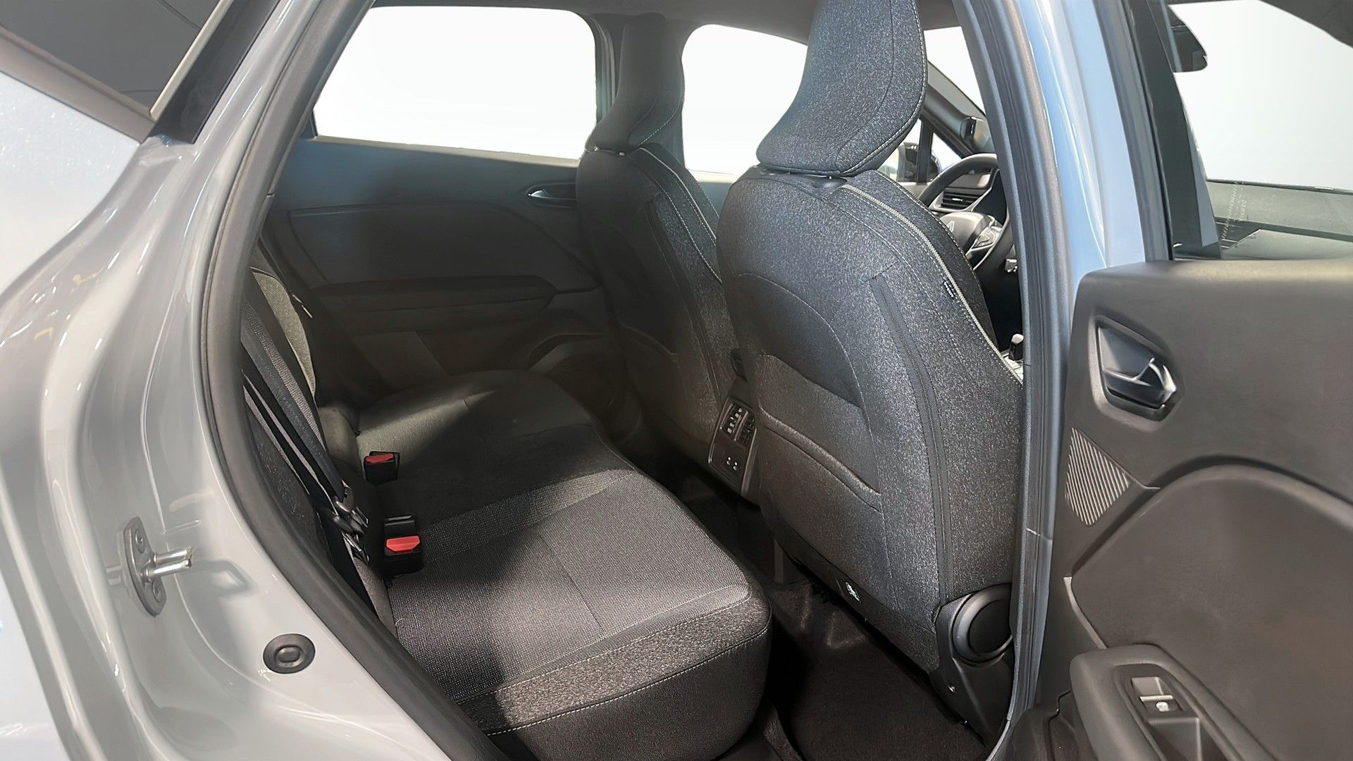Renault Captur TECHNO MILDHYBRID 140 EDC 2026, photo 5/18