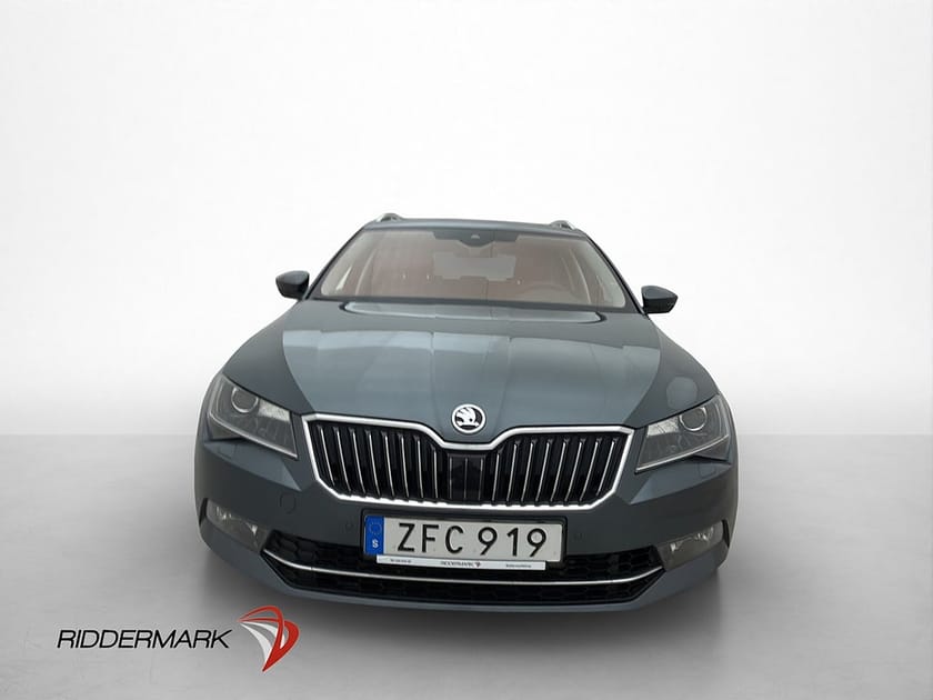 Bild 2 av Škoda Superb Kombi Skoda 2.0 TSI 4x4 L&K Pano P-Värm Kamera Skinn Drag