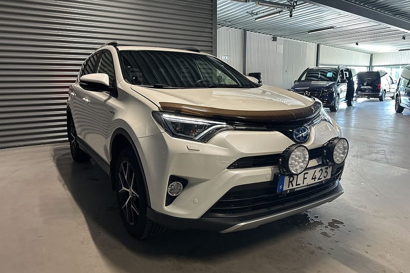 Bild 3 av Toyota RAV4 Hybrid 2.5 AWD-i Active Plus Backkamera Keyless Drag
