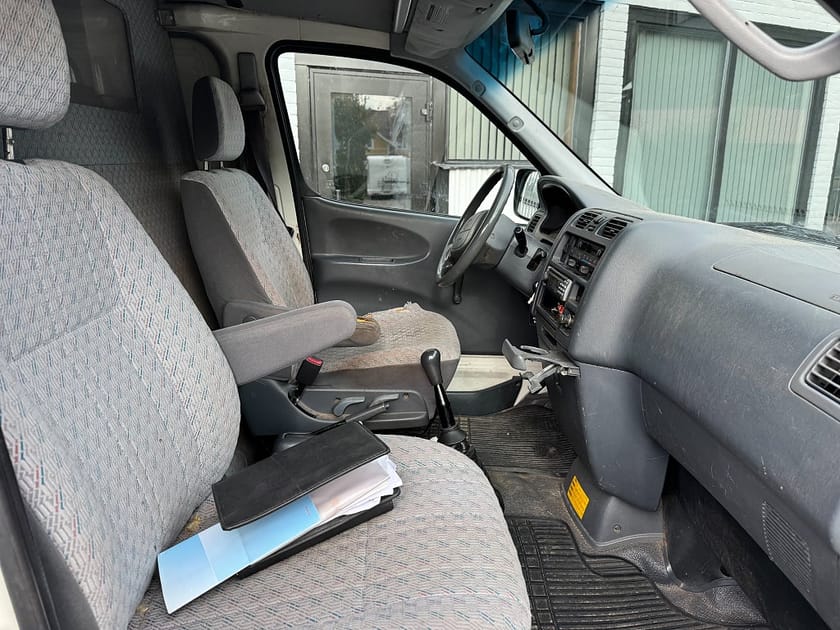 Bild 5 av Toyota HiAce Skåpbil