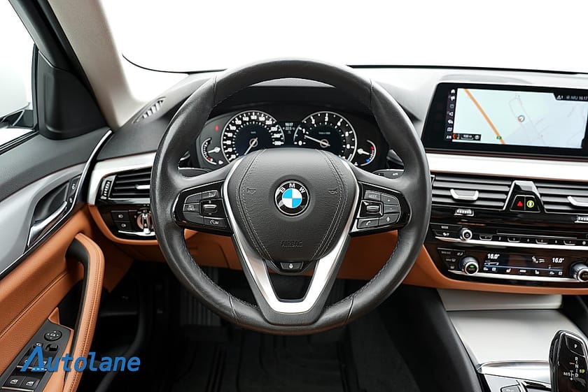Bild 5 av BMW 540i Sedan 540 SportLine, HUD, 340hk, Dragkrok, Backkamera