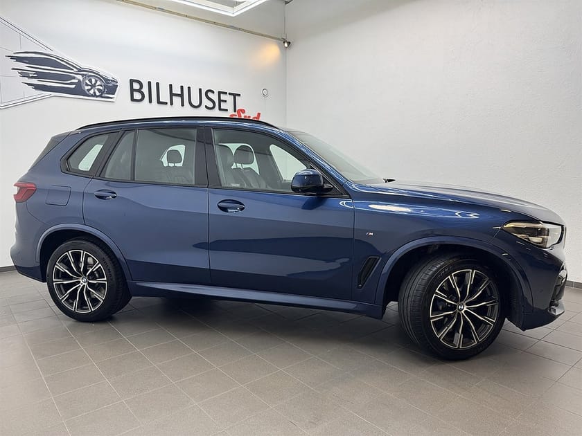 Bild 2 av BMW X5 xDrive30d xDrive 30d 265hk M Sport Värmare/NightV/HUD/HiFi/360kamera/Navi/