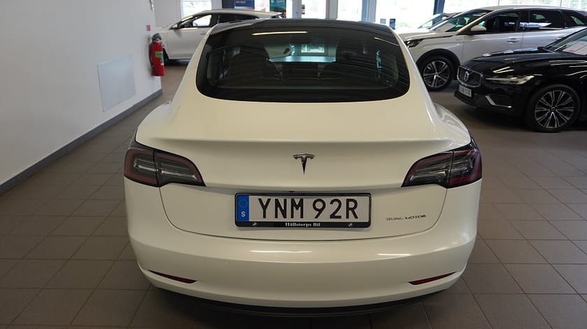 Bild 3 av Tesla Model 3 Long Range AWD AWD/Drag/Panorama/Navi/Kamera/Läder/441 hk