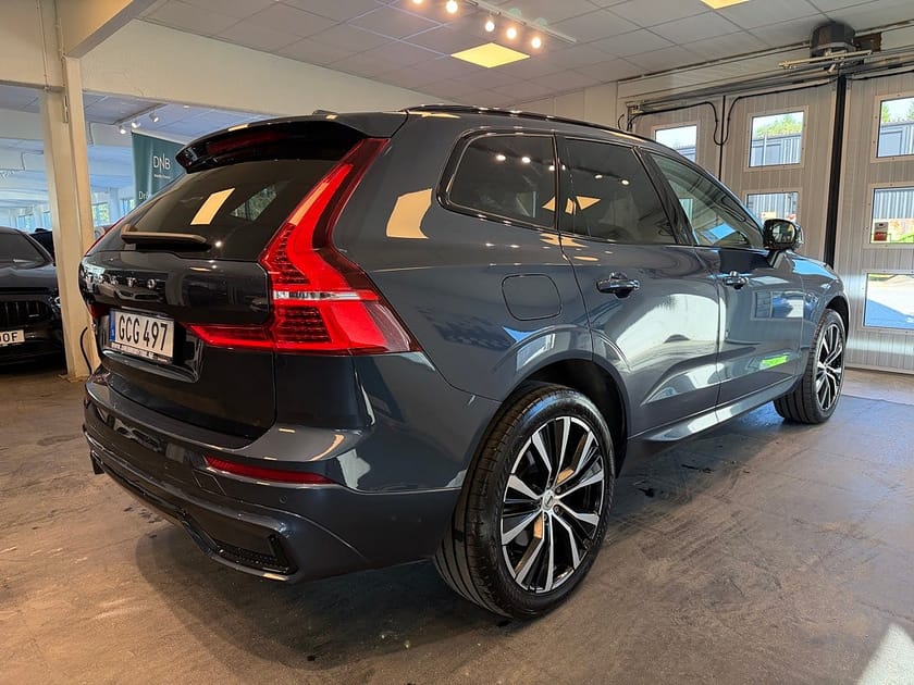 Bild 4 av Volvo XC60 B4 AWD Mildhybrid Plus Dark H/K Drag Blis Skinn SE SPEC