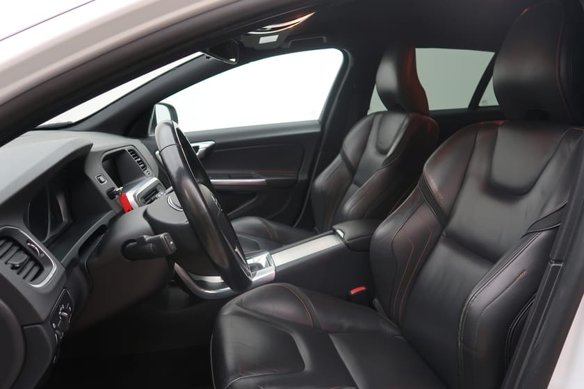 Bild 4 av Volvo V60 D4 AWD Ocean Race Business E