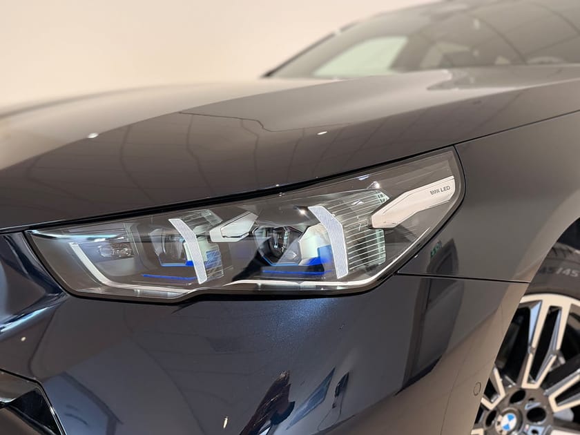 Bild 2 av BMW i5 xDrive40 Touring M Sport H/K Dragkrok Rattvärme