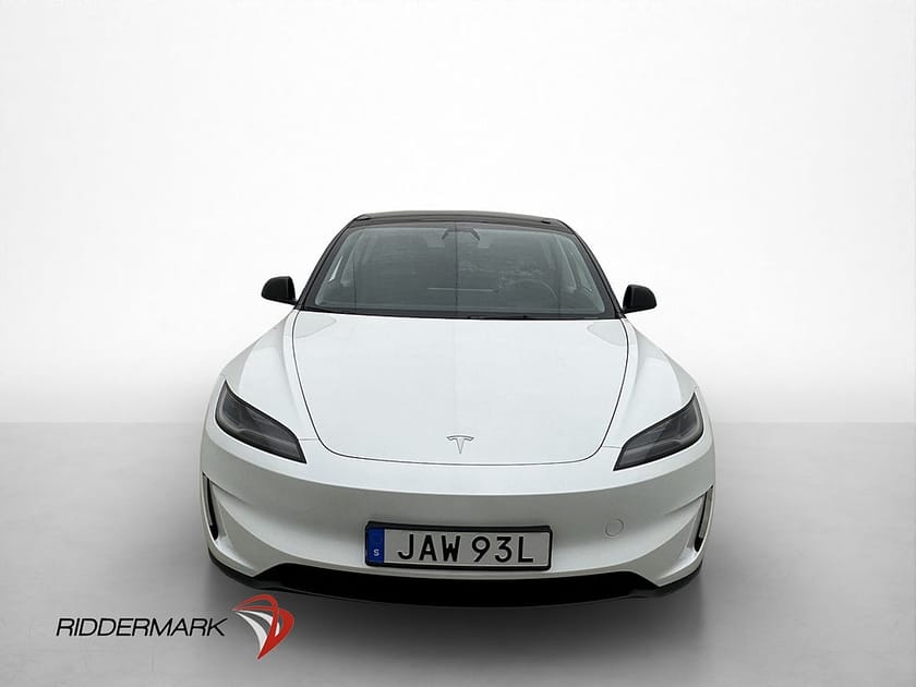Bild 3 av Tesla Model 3 Performance Autopilot MOMS Svensksåld