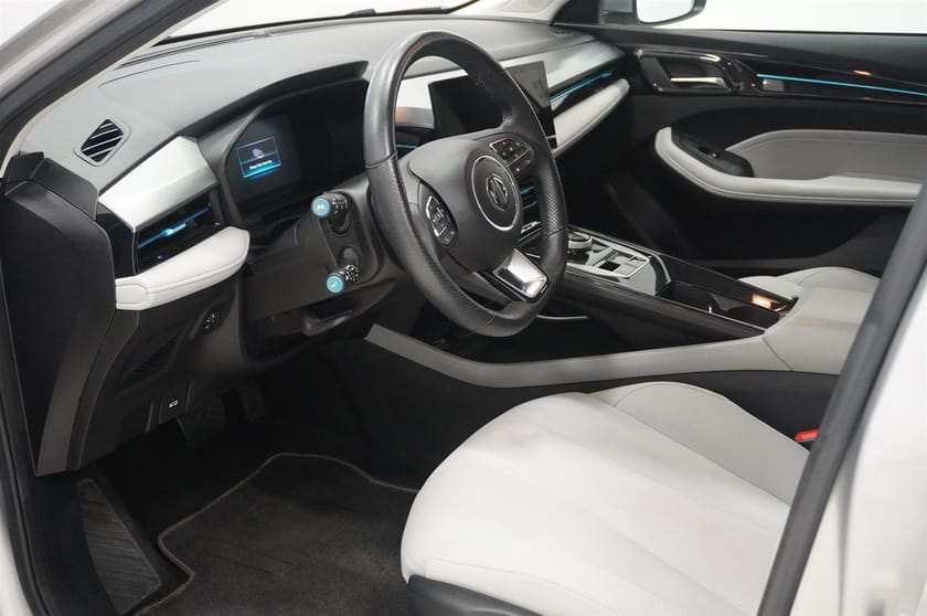 Bild 2 av MG 5 Standard Range Electric LHD 51kWh Com Medal Silver