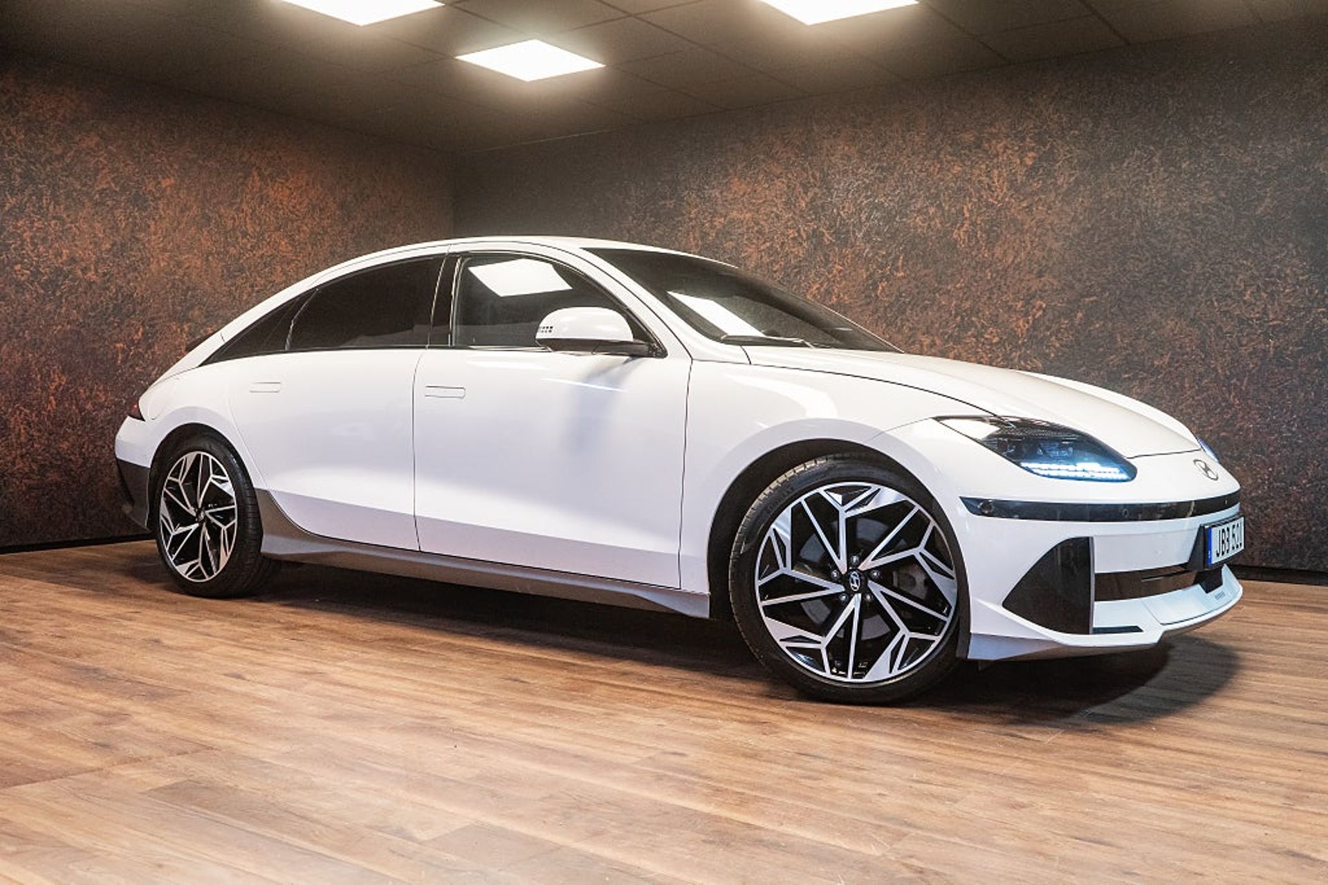 Hyundai Ioniq 6 77.4 kWh 2023, bild 2/10