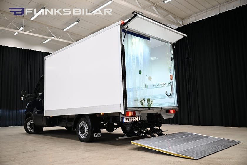Bild 4 av Iveco Daily 35-140 Chassi Cab 136HK Automat|Kylbil|Nattkyla|Bakgavellyft|Lågmil|SeUtr