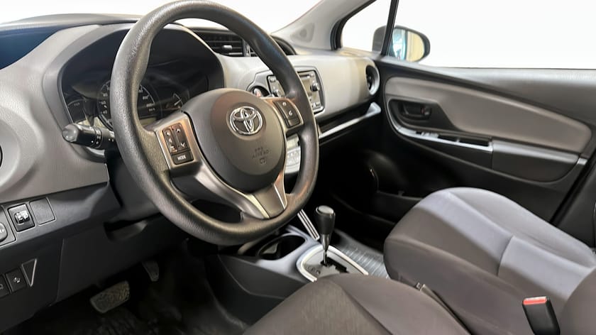 Bild 4 av Toyota Yaris Hybrid e-CVT 101hk Automat Ledramp M-värmare