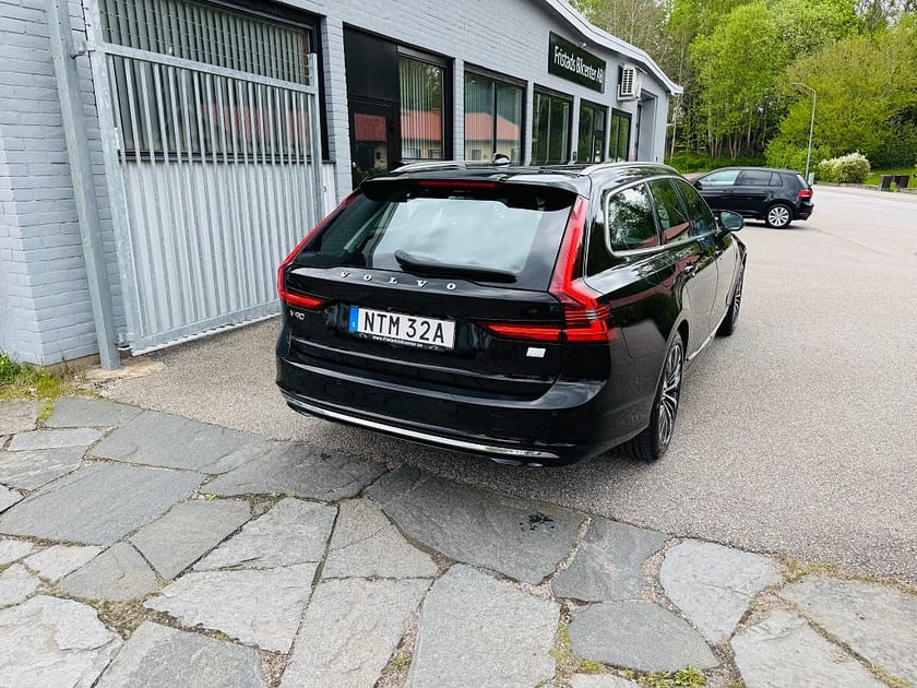 Bild 3 av Volvo V90 Recharge T6 AWD 350HK / NAVI / BACKKAMERA
