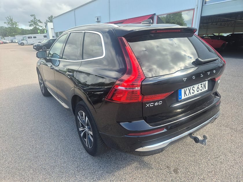 Bild 4 av Volvo XC60 T6 Recharge Core Bright plug in AWD 350HK 4x4 Panorama