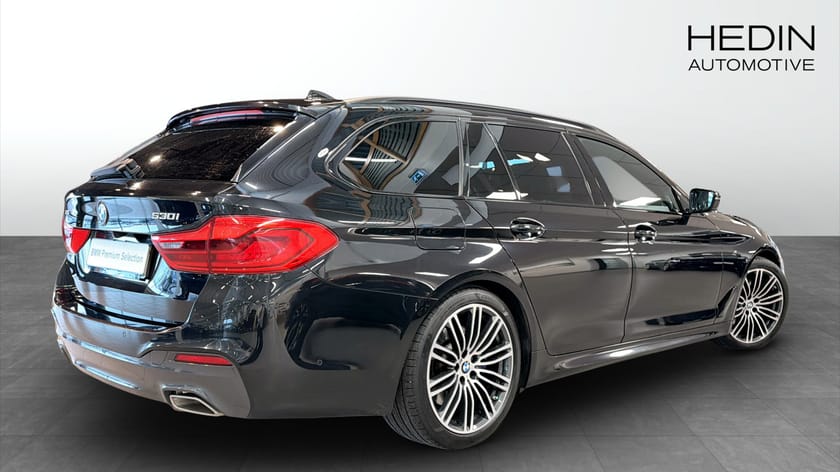 Bild 2 av BMW 530i xDrive Touring M-Sport Drag Pano Värmare Innovation