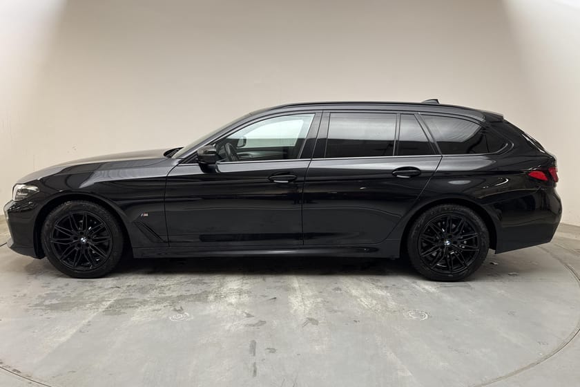 Bild 2 av BMW 520d xDrive Touring 190hk M-Sport GPS Värmare Drag