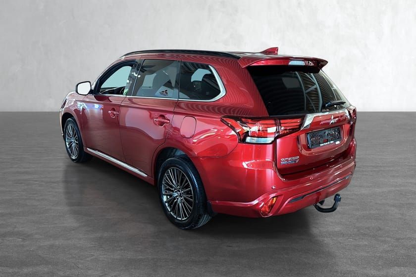 Bilde 2 av Mitsubishi Outlander PHEV 4WD S-Edititon toppmodell m/Tilhengerfeste