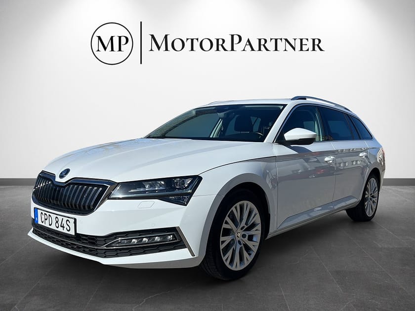 Bild 4 av Škoda Superb iV Kombi Skoda 1.4 TSI Business Style Cockpit Skinn Värmare Moms