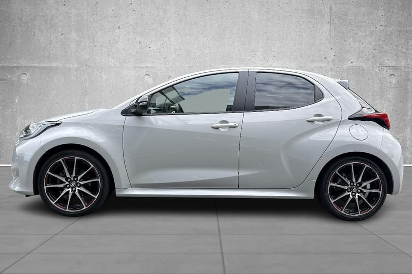 Bilde 2 av Toyota Yaris Hybrid 1,5 GR Sport