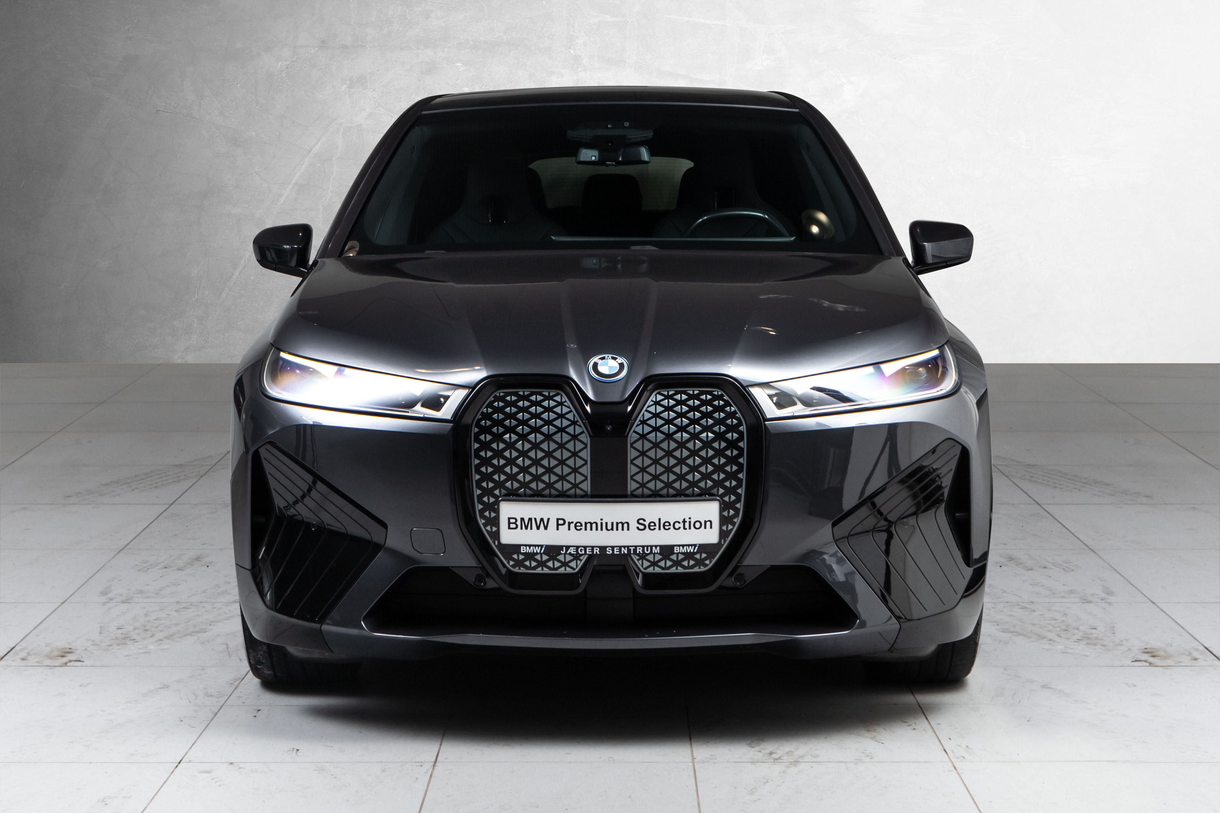 BMW iX xDrive50, 524hp, 2024