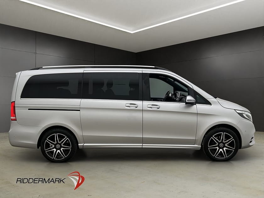 Bild 2 av Mercedes-Benz V 220d 4MATIC 3.2t 220 AMG Värm Drag Pano Skinn Kamera