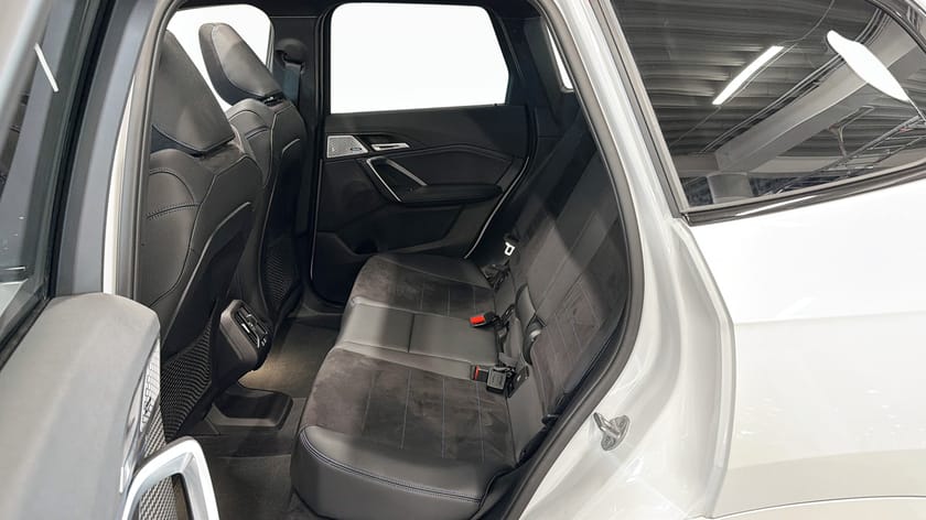 Bild 5 av BMW iX1 xDrive30 M Sport Pano H/K HUD Elstol m minne