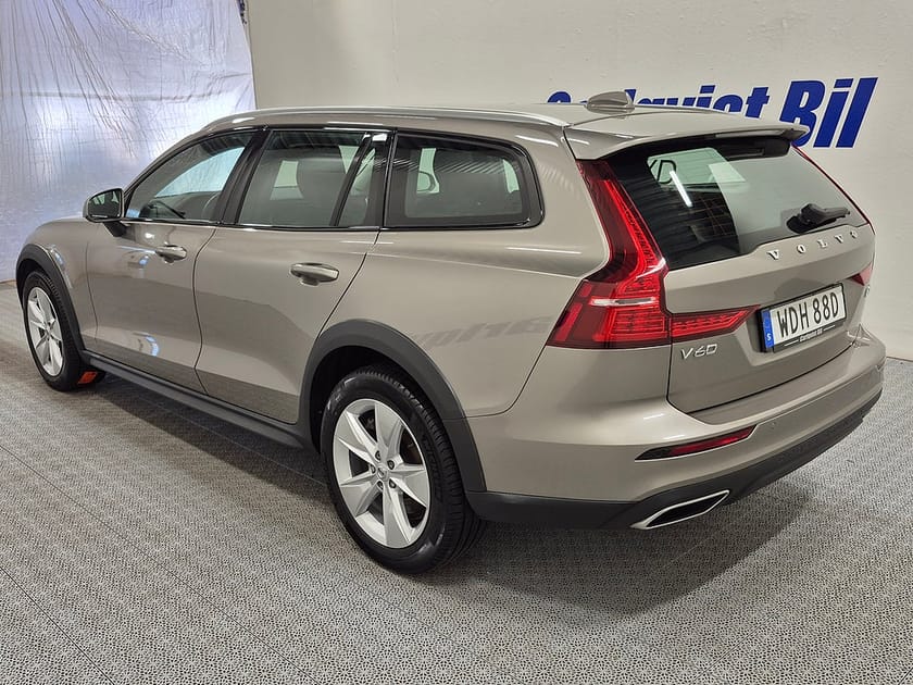 Bild 3 av Volvo V60 Cross Country B4 MILDHYBRID AWD 197HK 4x4 Advanced