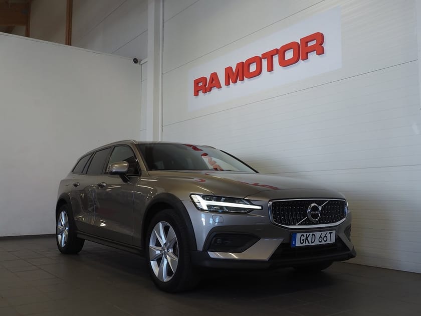 Bild 3 av Volvo V60 Cross Country D4 190hk AWD Advanced SE II | Drag | Navi | Kamera |