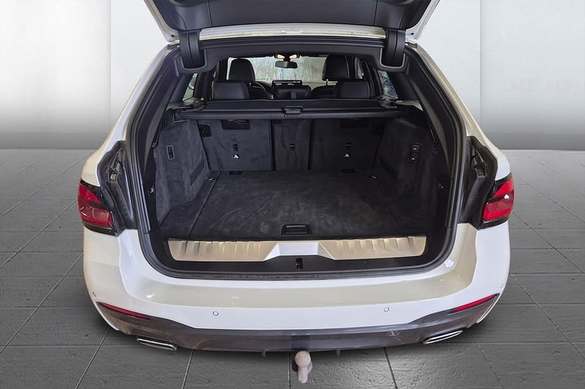 Bild 5 av BMW 530e xDrive Touring M Sport Drag Läder Navi Kamera Cockpit