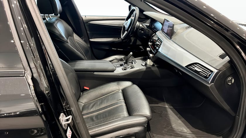 Bild 3 av BMW 520d xDrive Touring xDrive, Hud,Rattvärme,Adaptiv f-hållare