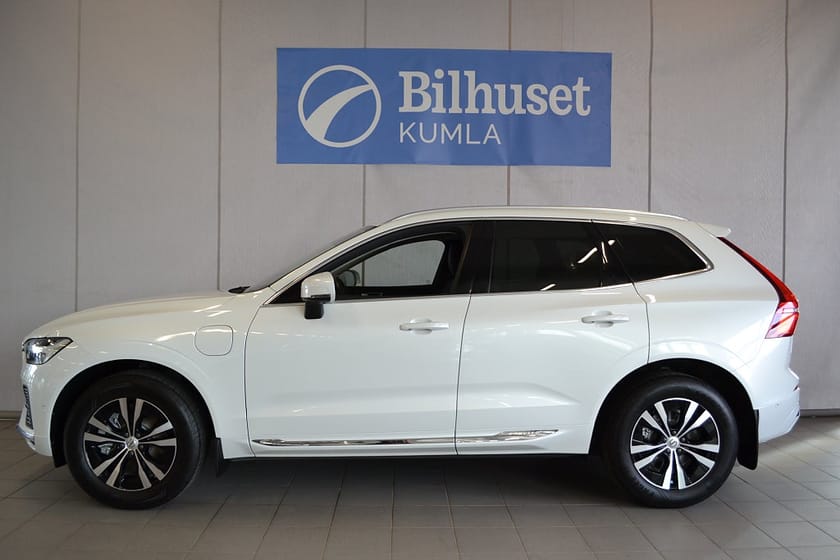 Bild 2 av Volvo XC60 Recharge T6 AWD Core Bright Aut Drag Panorama 350hk