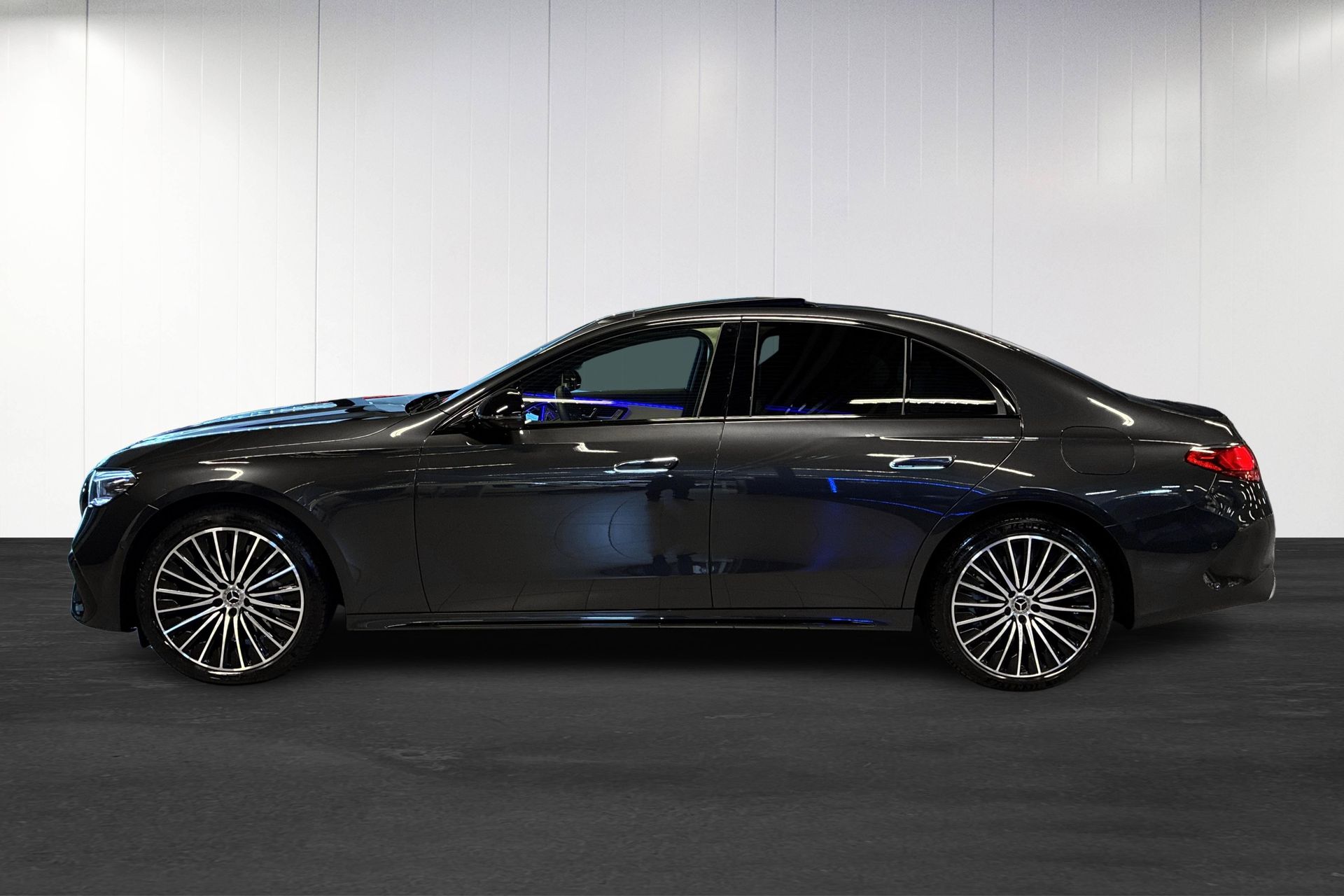 Mercedes-Benz E 300 DE 4M 2026, bild 7/34