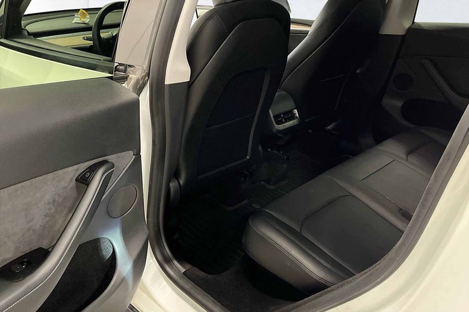 Tesla Model Y 2023, bild 7/10