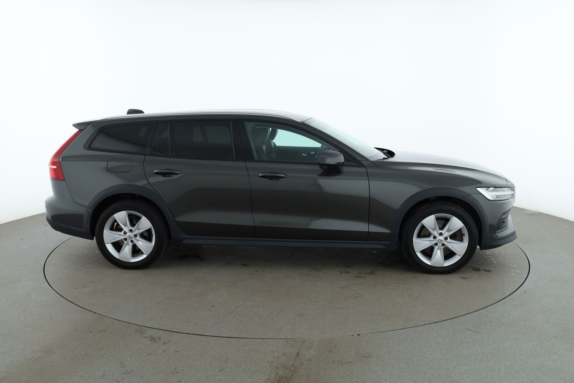 Volvo V60 Cross Country 2019, kuva 7/10