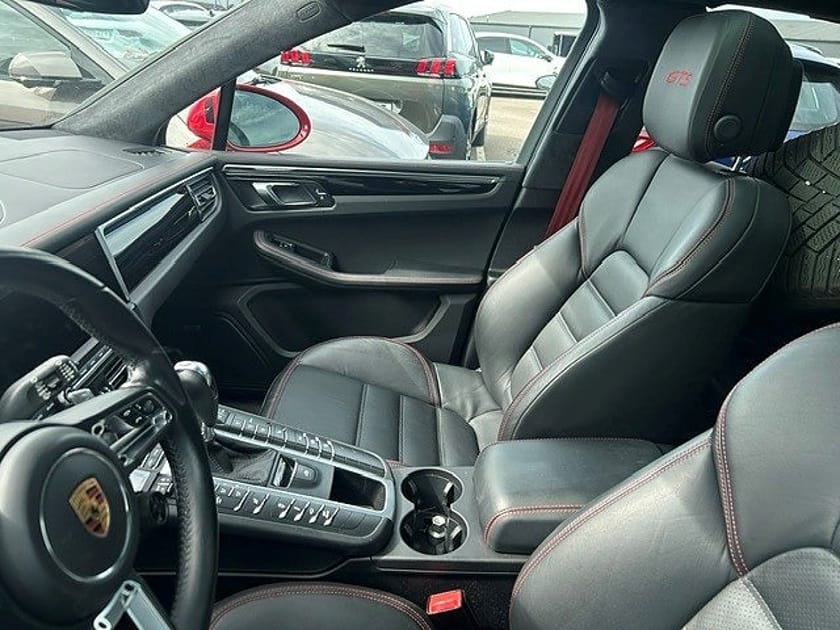 Bild 5 av Porsche Macan GTS PDK / Panorama / Luftfjädring / Drag