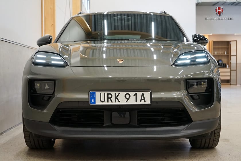 Bild 5 av Porsche Macan 4 Electric 388hk Sport chrono Drag Pano BOSE 360 14vägs