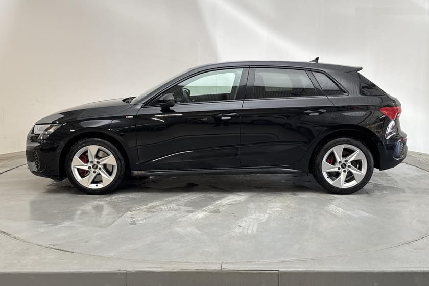 Bild 2 av Audi A3 Sportback 45 TFSI e (245hk) S-Line