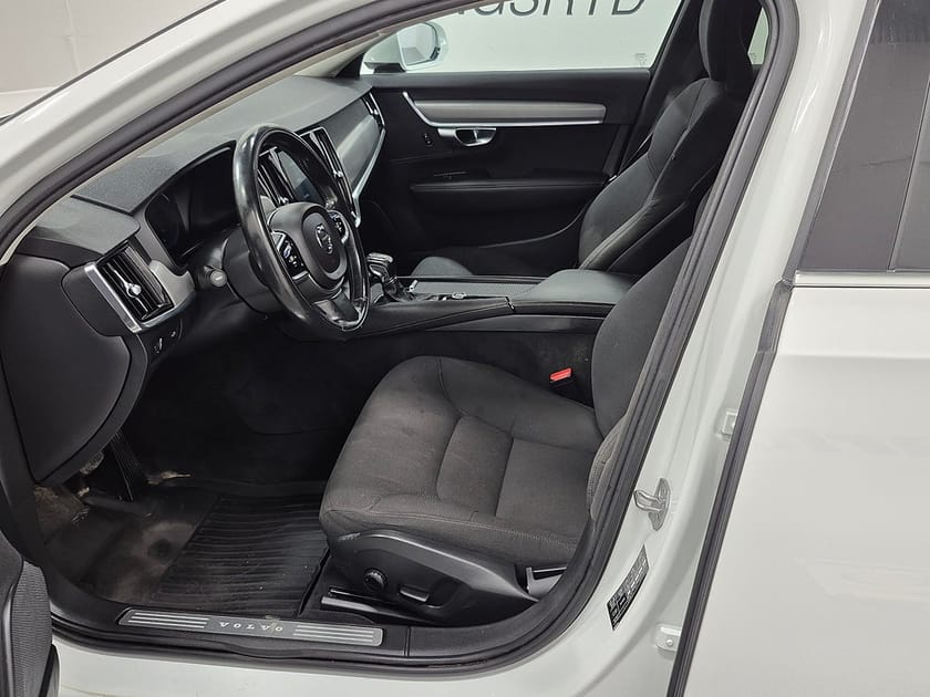 Bild 2 av Volvo V90 D4 190HK Momentum