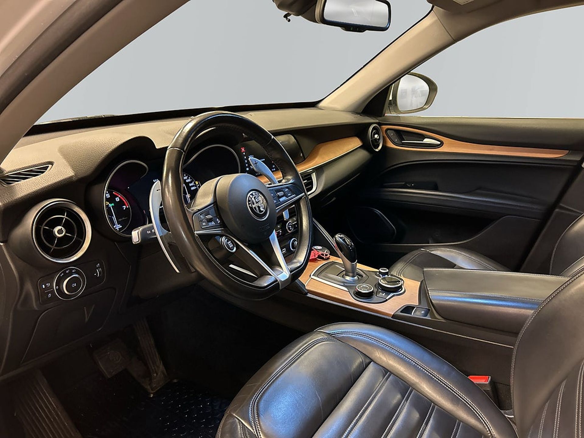Alfa Romeo Stelvio 2017, bild 7/10