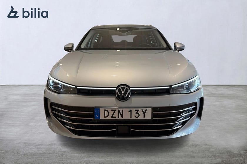 Bild 2 av Volkswagen Passat Variant eHybrid Elegance 1.5 TSI Värm Drag 272HK
