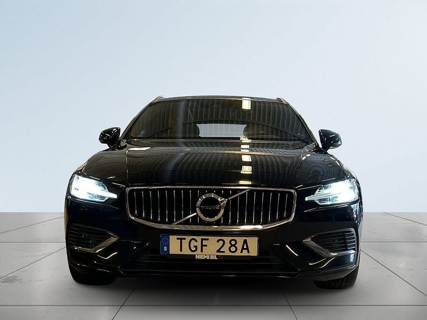 Bild 2 av Volvo V60 T6 AWD Inscription Drag/Pano/Kamera/P-Värm/S&V/55km