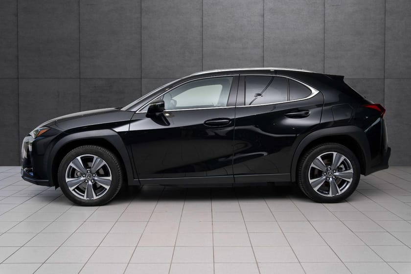 Bilde 2 av Lexus UX 300e FWD Edition35